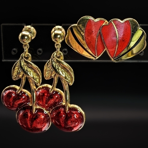 Retro-vintage Lot of 2 Red & Gold Toned Earrings - 1 Signed AVON (Cherries) - Picture 1 of 11